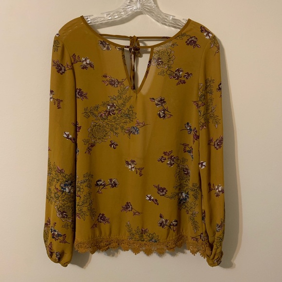 Size Small Long Sleeve Lightweight Top by JOLT - Picture 4 of 16